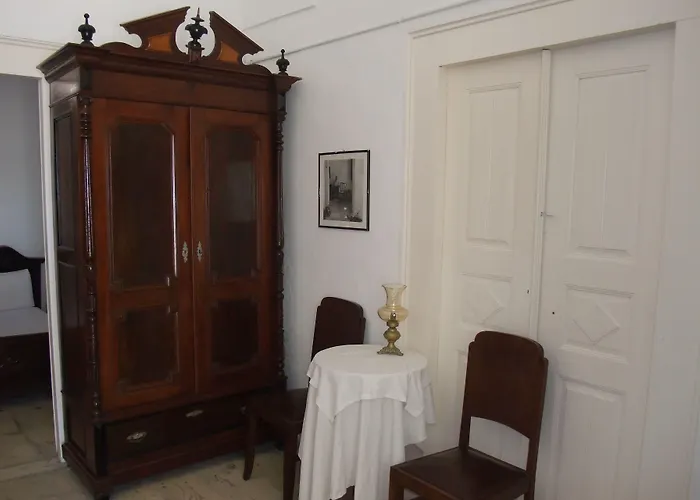 Marcos Rooms Oia 