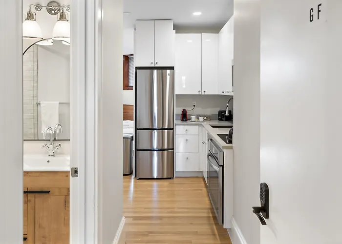 The Gryphon House Bed & Breakfast Boston