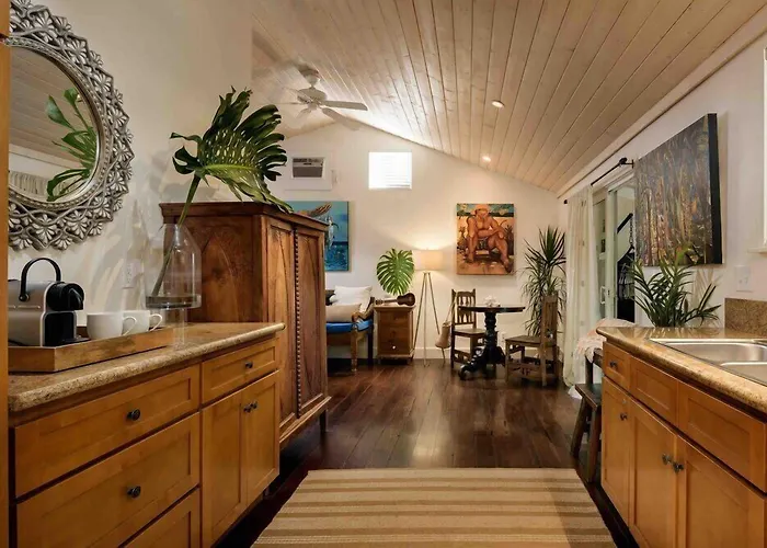 Paia Inn