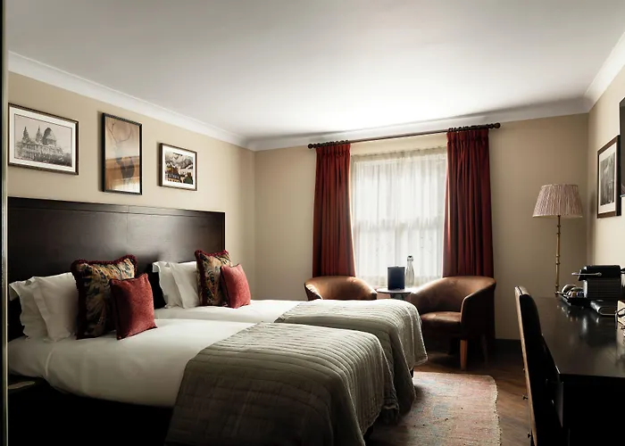 Rose And Crown Hotel London