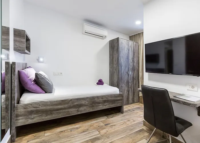 Apinelo Tower Rooms Split
