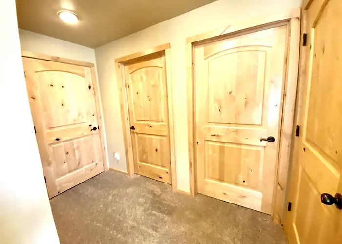 The Raspberry Garden Luxury Hotel & Suites Rexburg