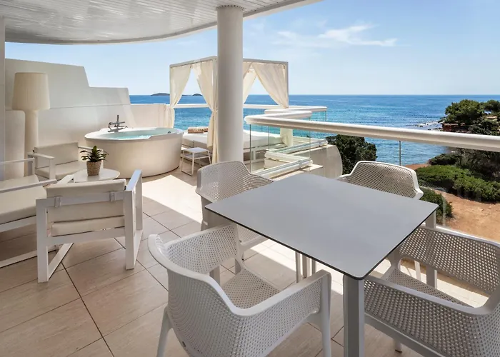 Aparthotel Tropic Garden Santa Eularia des Riu
