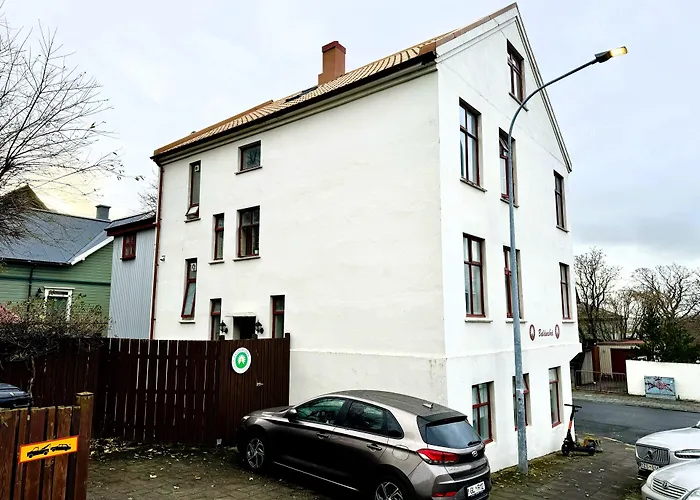 Downtown Reykjavik Baldursbra Guesthouse