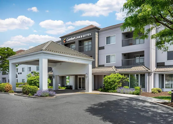 Comfort Inn & Suites Bethlehem Lehigh Valley Airport