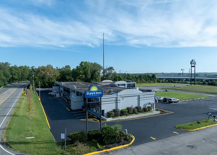 Days Inn & Suites By Wyndham Dayton North