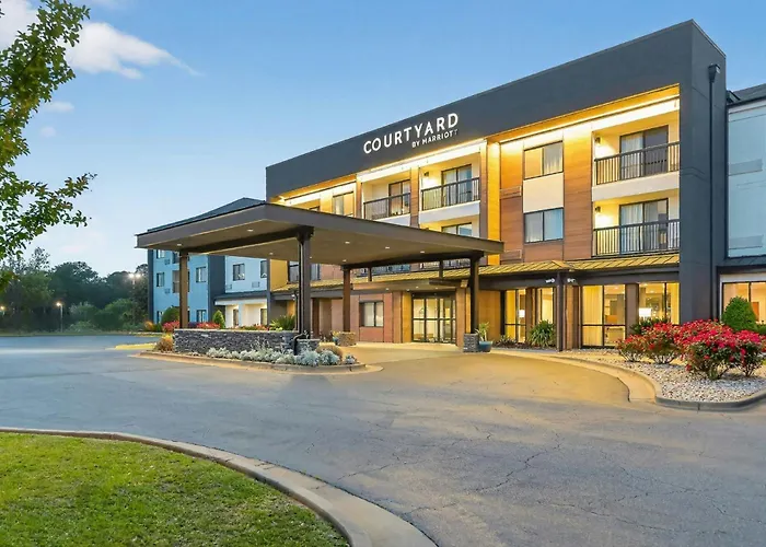 Courtyard By Marriott Albany Hotel