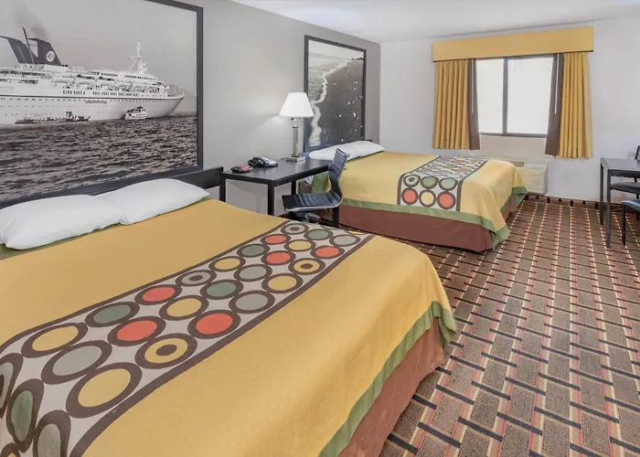 Super 8 By Wyndham League City Kemah Area
