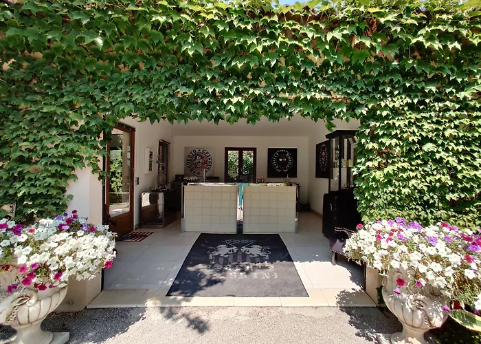 Maison Prestige Saint Tropez By Roberto Geissini Grimaud