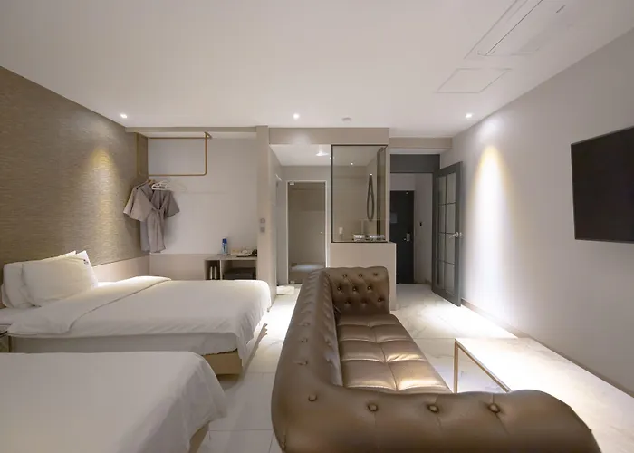 Hound Hotel Seomyeon-Beomcheon Busan