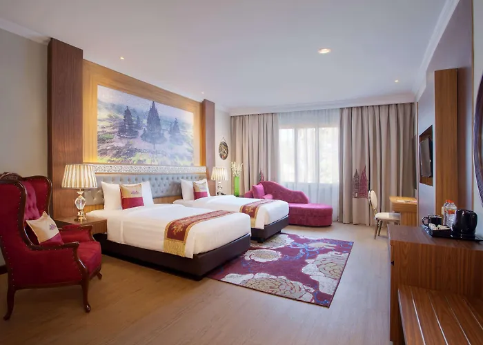 Ramada Suites By Wyndham Solo