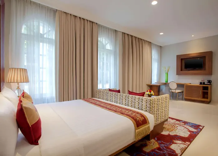 Ramada Suites By Wyndham Solo