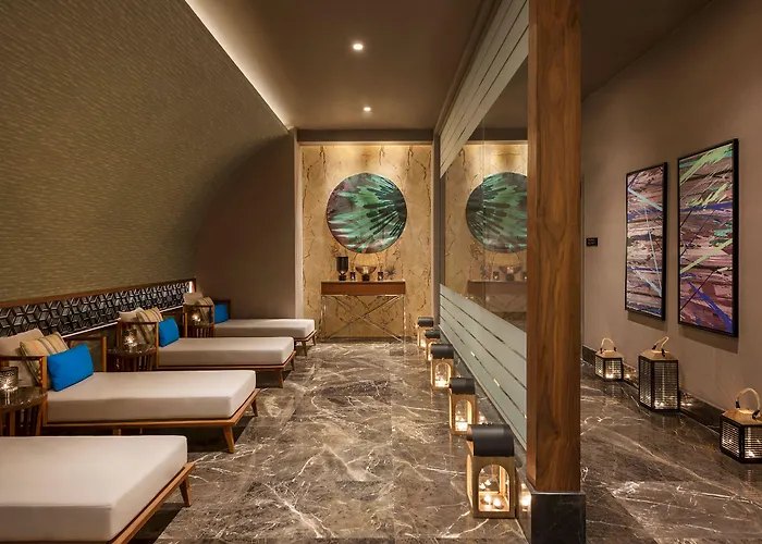 Elite World Grand Istanbul Kuecuekyali Hotel
