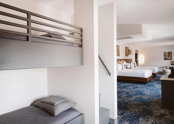 Hotel Elkhart, Tapestry Collection By Hilton