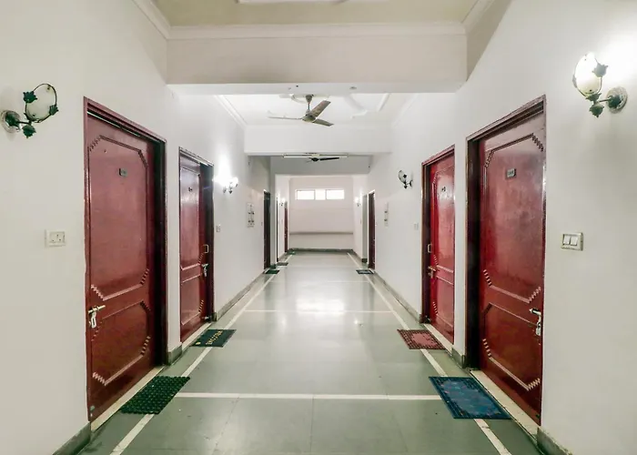 Spot On J C Guest House Lucknow