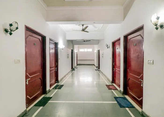 Spot On J C Guest House Lucknow