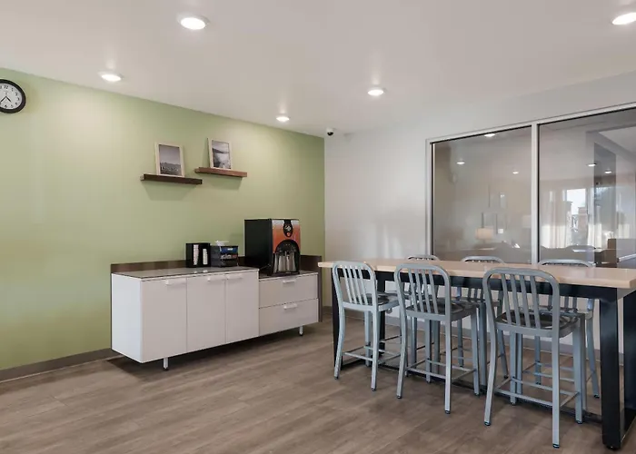 Woodspring Suites Phoenix-Deer Valley