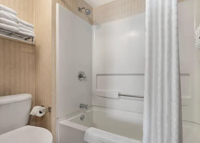 Quality Inn & Suites Manistique