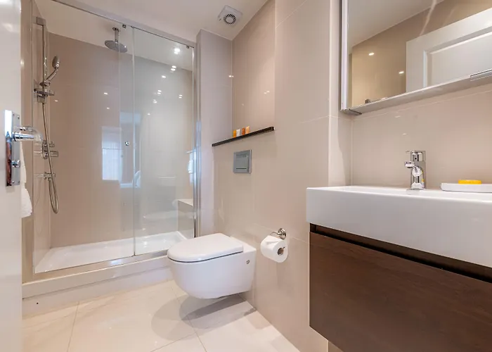 Queensgate Court Apartments London