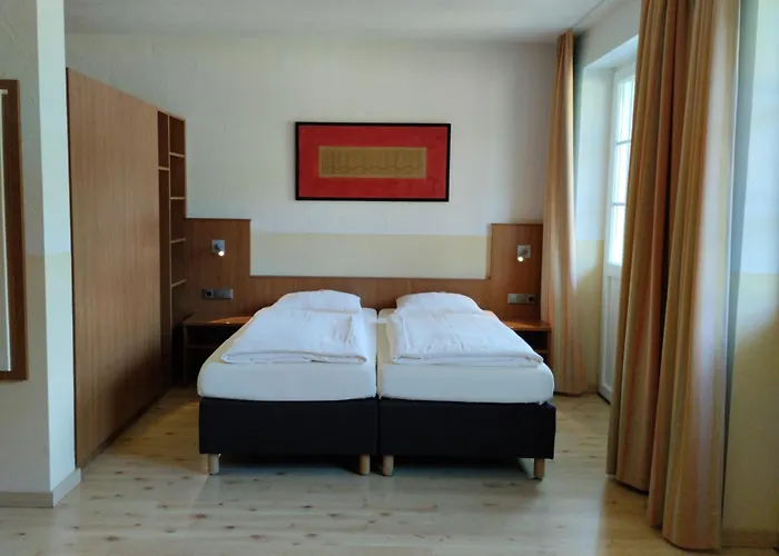 Hotel & Restaurant Bruehler Hof Wintrich