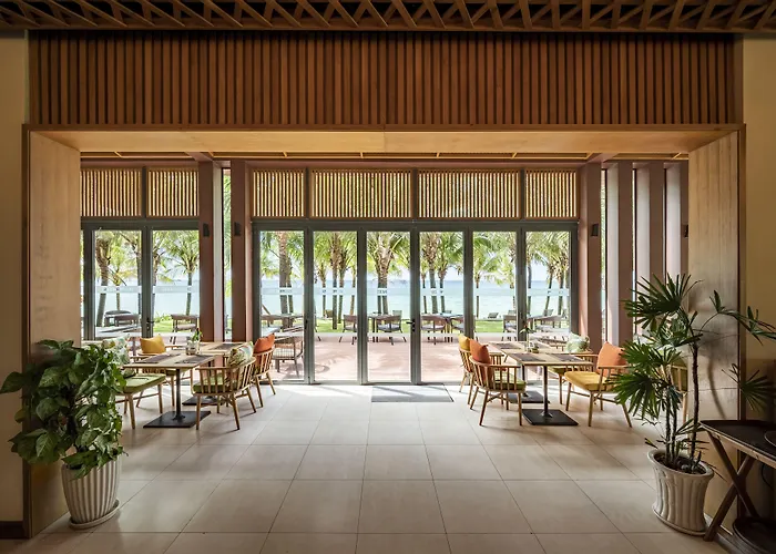 Dusit Princess Moonrise Beach Resort Phu Quoc