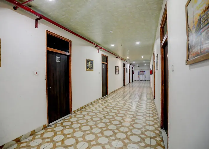 Hotel O The Royals Inn Aligarh