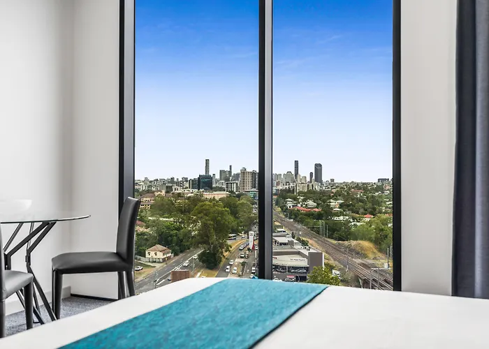 Essence Suites Taringa Brisbane