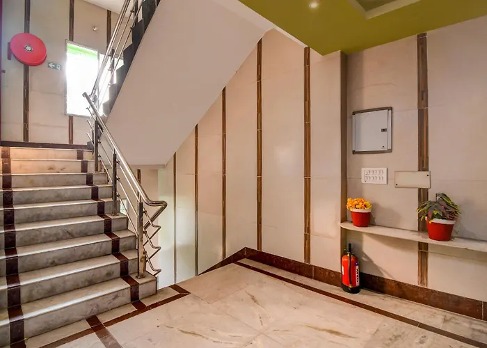 Collection O Nscb International Airport Formerly Raj Guest House Kolkata