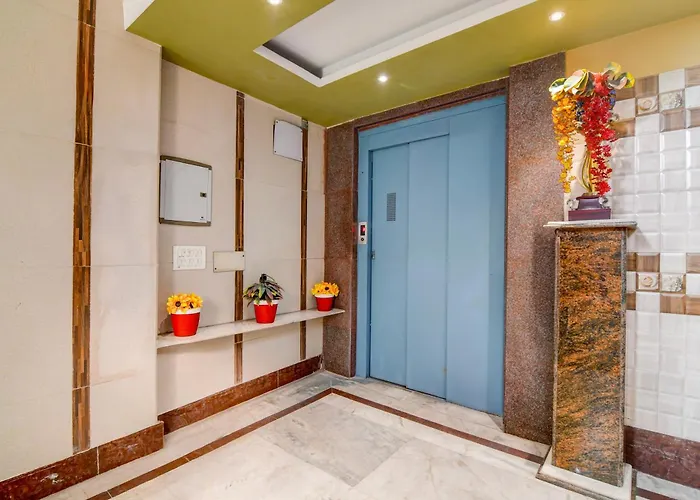Collection O Nscb International Airport Formerly Raj Guest House Kolkata