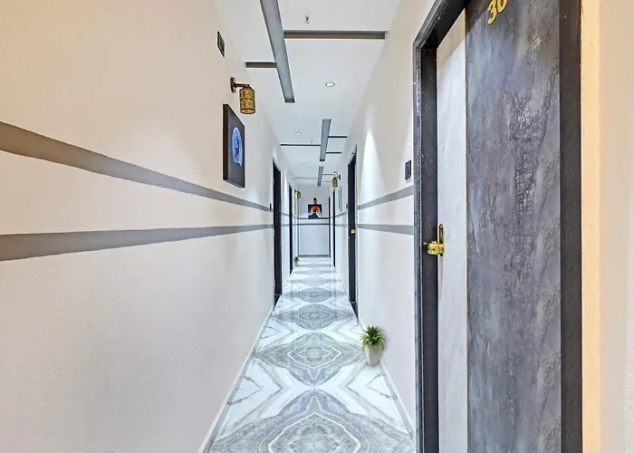 Hotel O La Quinta Surat