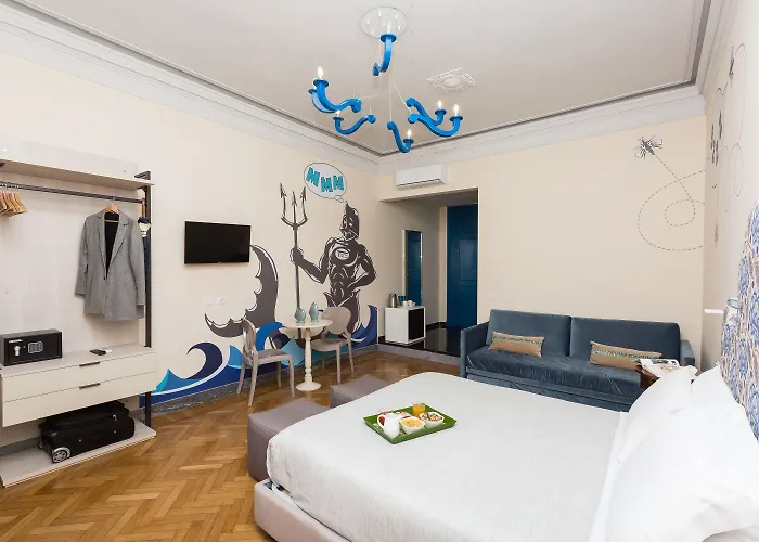 Tritone 125 Suite Roma