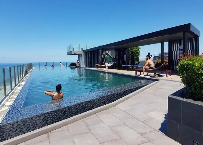 Aparthotel The Base Pattaya