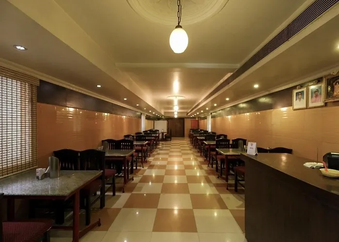 Oyo Flagship 8128 Hotel Valli Paradise Chennai