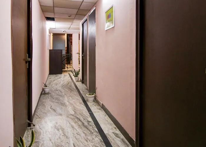 Hotel O Manya Stay Yeni Delhi