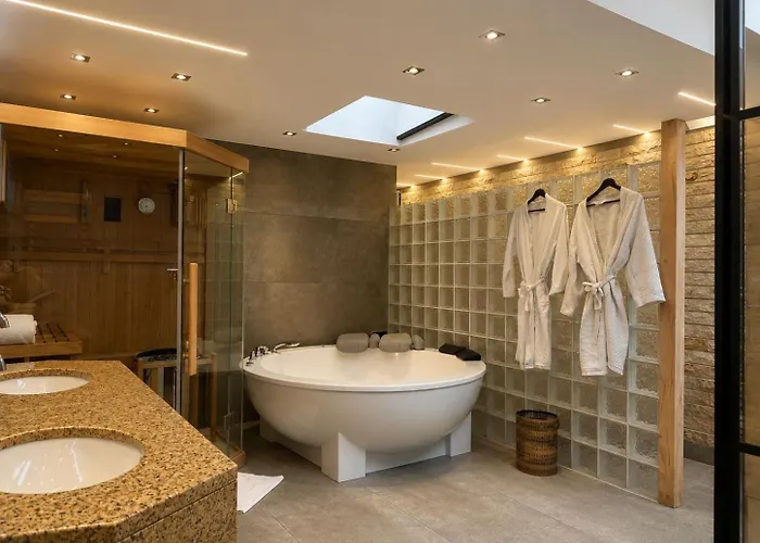 Suites Aix La Chapelle, Exclusive Apartments, Wellness And More, Aachen City