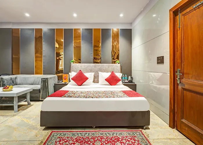 Hotel Preet Inn 05 Mints Walking Distance Nizamuddin Railway Station New Delhi