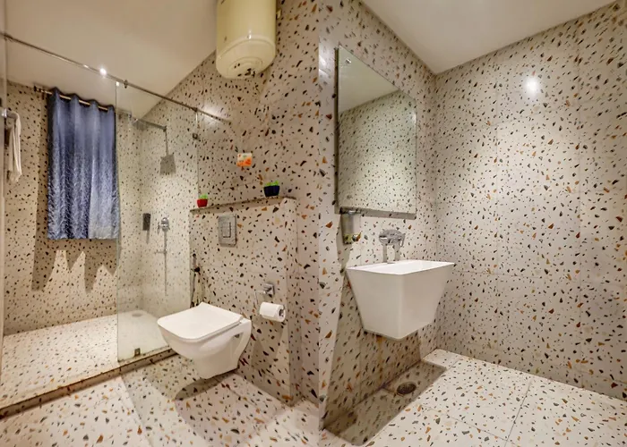 Hotel Preet Inn 05 Mints Walking Distance Nizamuddin Railway Station New Delhi