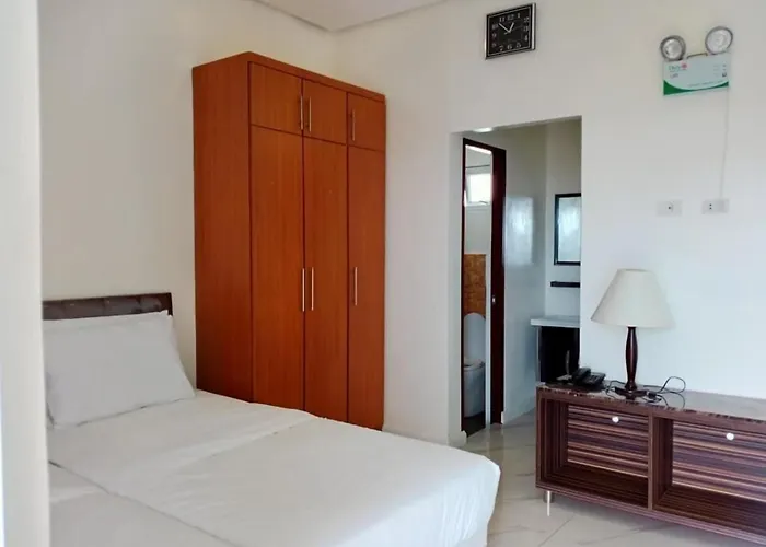 Centtro Residences Los Banos 