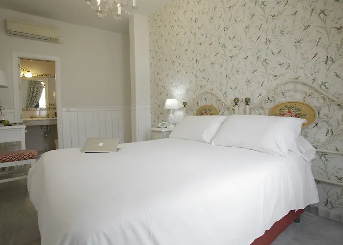 Basic Hotel Puerta De Sevilla