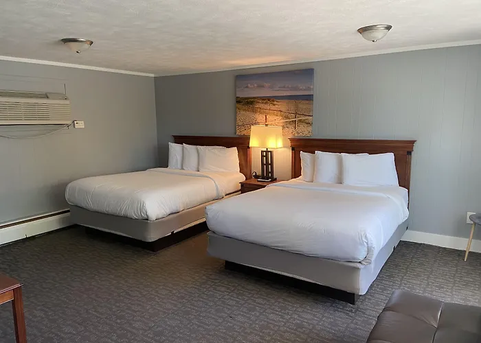 Elk Rapids Lakeshore Inn