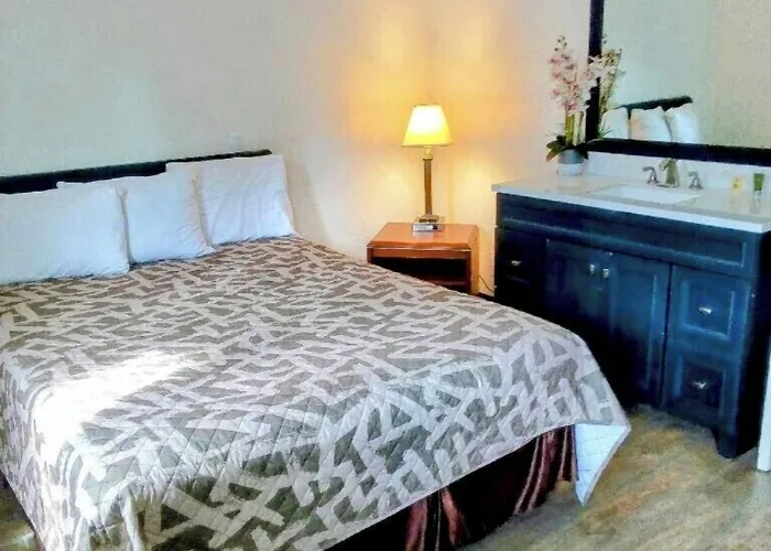Kings Row Inn Milwaukie