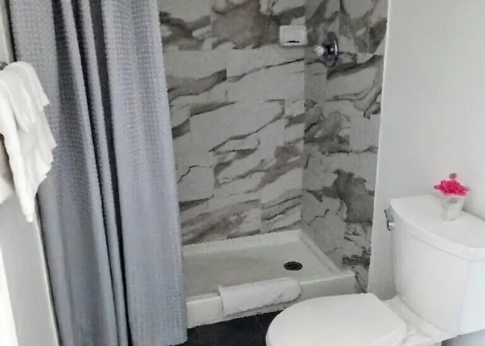Kings Row Inn Milwaukie