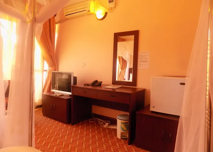Entebbe Traveller'S Hotel