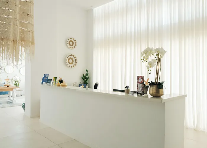 Abacus Suites Айя-Напа