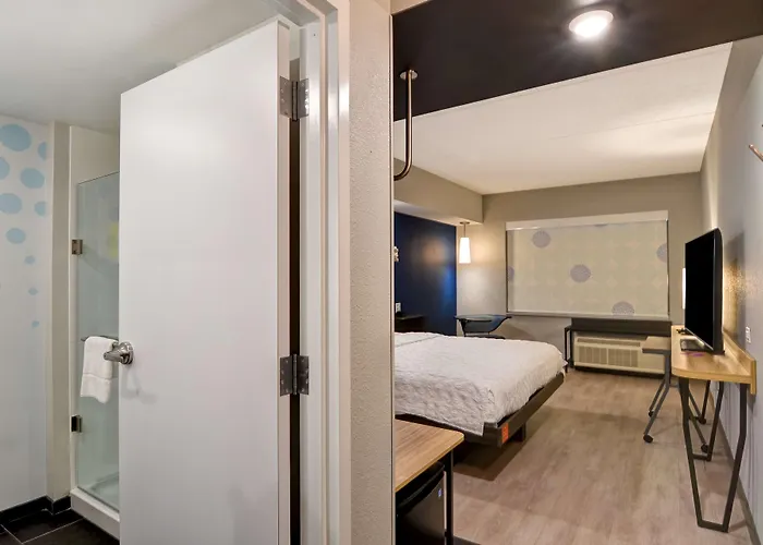 Tru By Hilton Syracuse North Airport Area Hotel Liverpool
