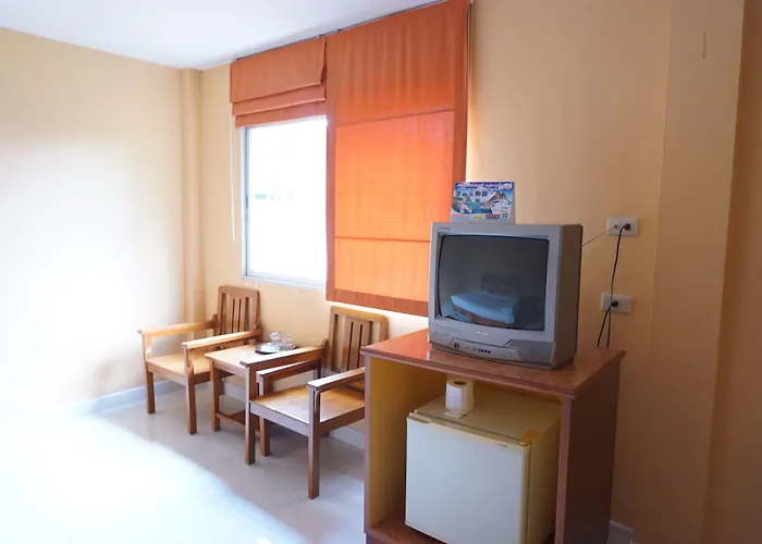 Sri Chumphon Hotel