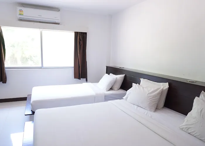 Sri Chumphon Hotel