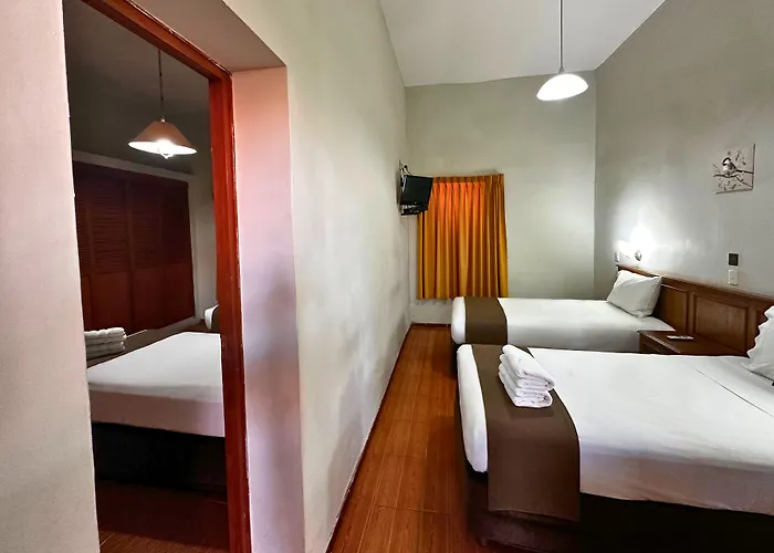 Dm Hoteles Mossone - Ica
