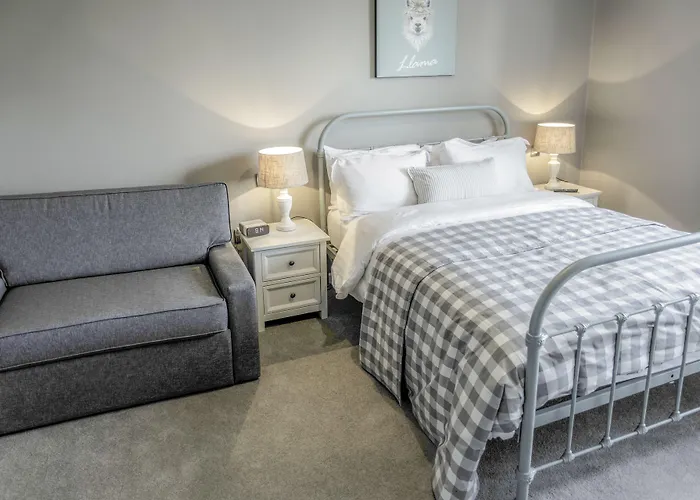 The Saracens Head Bed & Breakfast Stafford
