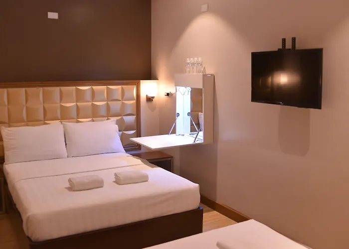 Robertson Hotel Naga 